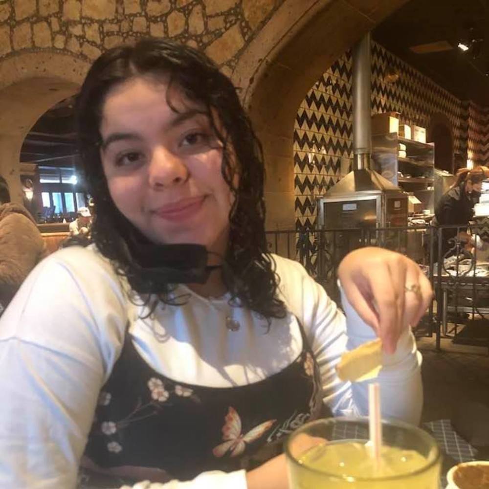 Meet your Posher, Lesly